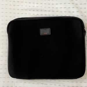 Tumi Black Neoprene Laptop Computer Cover / Sleeve